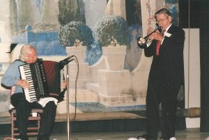 Accordionist Staś Wiśniach and trumpeter Wally Duda performing on the stage of the west side Dom Polski (May 15, 2005). Source: WSDPAHS archives, courtesy of Laurie A. Gomulka