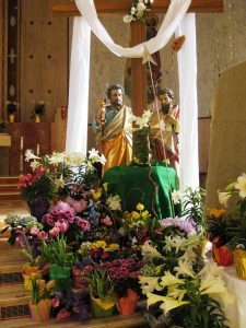 Ss. Peter & Paul interior. St. Peter statue, April 10, 2010 (Laurie A. Gomulka)